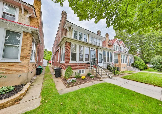 Photo 2 of Single family home for sale at 2107 W Washington St, Allentown, PA 18104 | MLS# 784213 | Listing updated on 2026-10-07