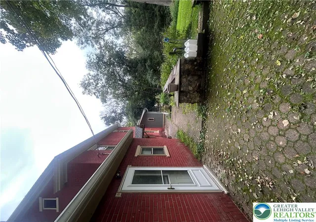 Photo 4 of House for sale at 7 Allegheny Rd, Mount Bethel, PA 18343 | MLS# 784380 | Listing updated on 2026-10-04