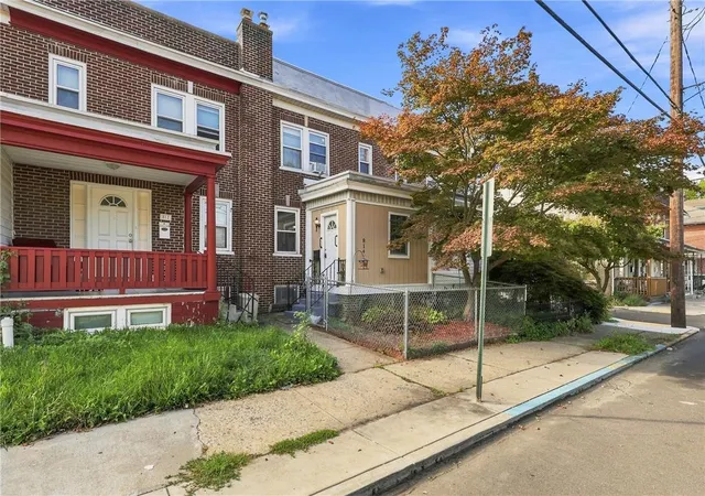Photo 2 of Sale Pending at 814 W Wyoming St, Allentown, PA 18103 | MLS# 784164 | Listing updated on 2026-09-16