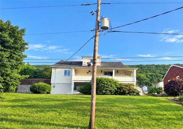 Photo 3 of Sale Pending at 524 Center St, Nesquehoning, PA 18240 | MLS# 784275 | Listing updated on 2026-09-26