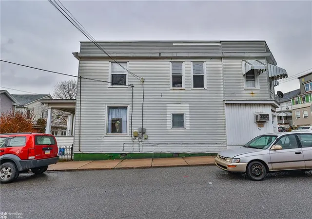 Photo 4 of House for sale at 301 Bertsch St, Lansford, PA 18232 | MLS# 784394 | Listing updated on 2026-09-11