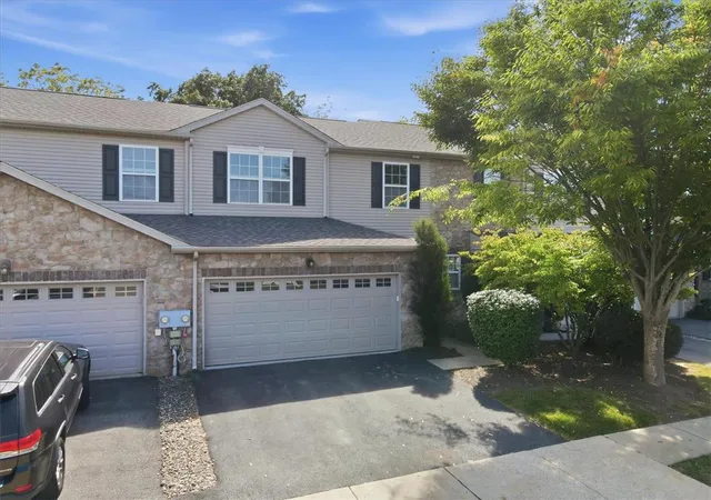 Photo 2 of Townhouse for sale at 1570 Deena Dr, Easton, PA 18040 | MLS# 784403 | Listing updated on 2026-10-04