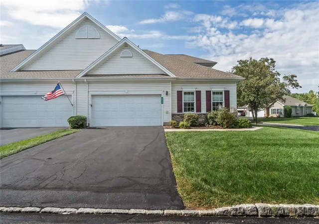 Photo 3 of Townhouse for sale at 3000 Oak Hills Dr, Northampton, PA 18067 | MLS# 784344 | Listing updated on 2026-09-30