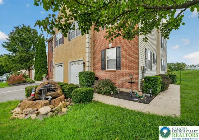 Photo 2 of Single family home for sale at 6801 Hunt Dr, Macungie, PA 18062 | MLS# 784197 | Listing updated on 2026-09-12