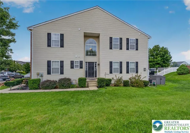 Photo 3 of Single family home for sale at 6801 Hunt Dr, Macungie, PA 18062 | MLS# 784197 | Listing updated on 2026-09-12