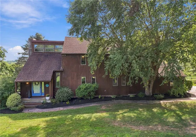 Photo 3 of Single family home for sale at 1491 Breezeview Ln, Pottstown, PA 19465 | MLS# 784409 | Listing updated on 2026-09-28