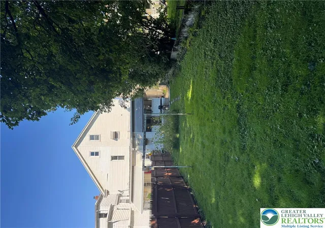 Photo 3 of Townhouse for sale at 250 Cedar St, Tamaqua, PA 18252 | MLS# 784411 | Listing updated on 2026-09-12
