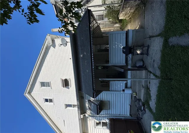 Photo 3 of Townhouse for sale at 250 Cedar St, Tamaqua, PA 18252 | MLS# 784411 | Listing updated on 2026-09-12