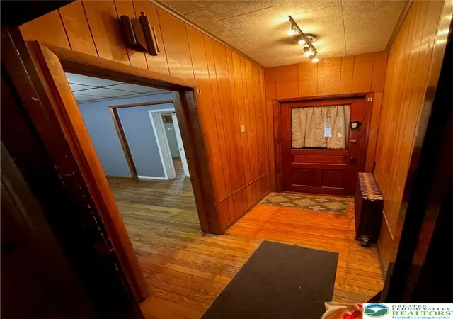 Photo 4 of Townhouse for sale at 250 Cedar St, Tamaqua, PA 18252 | MLS# 784411 | Listing updated on 2026-09-12
