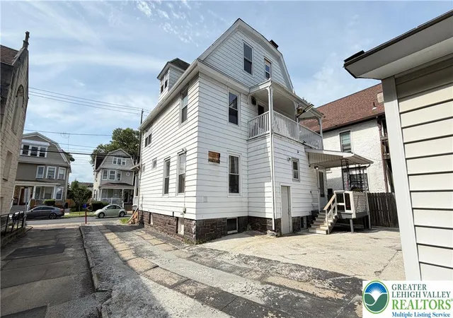 Photo 3 of Sale Pending at 111 Hanover St, Wilkes Barre, PA 18702 | MLS# 784440 | Listing updated on 2026-09-29
