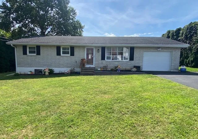 Photo 2 of Sale Pending at 3690 Washington St, Bethlehem, PA 18020 | MLS# 784366 | Listing updated on 2026-09-16