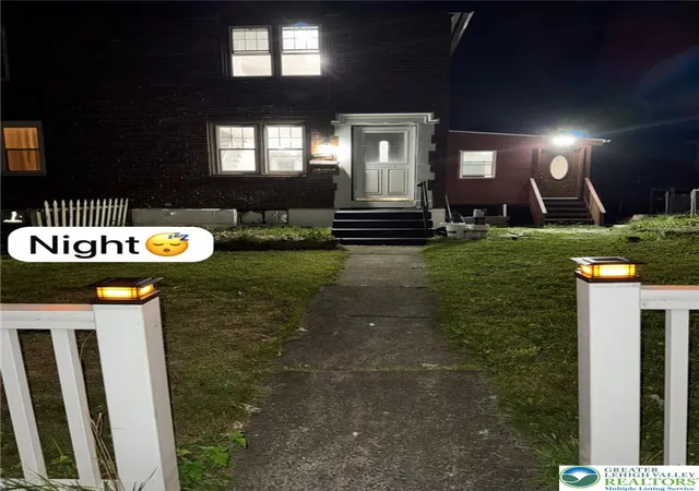 Photo 2 of Townhouse for sale at 811 W Emaus Ave, Allentown, PA 18103 | MLS# 784454 | Listing updated on 2026-10-06