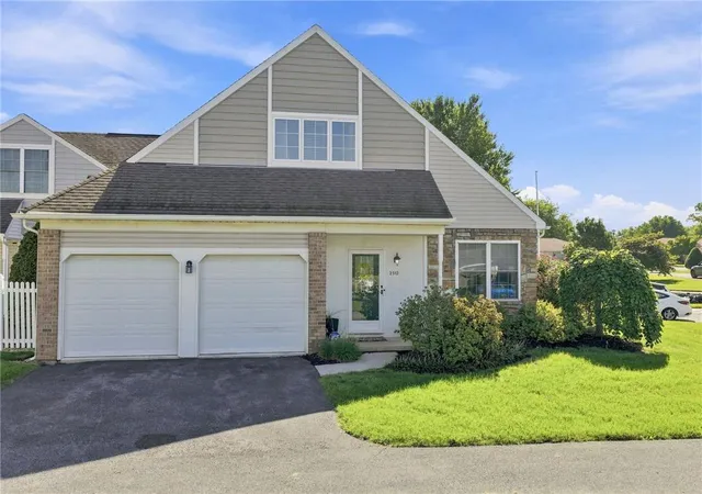 Photo 3 of Sale Pending at 2512 Waynesborough Ct, Macungie, PA 18062 | MLS# 784449 | Listing updated on 2026-09-18