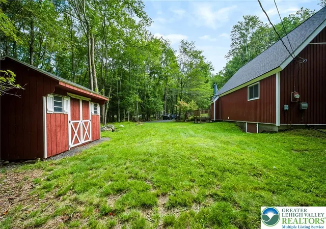 Photo 2 of Single family home for sale at 161 Linden Loop, Pocono Summit, PA 18346 | MLS# 784400 | Listing updated on 2026-09-14