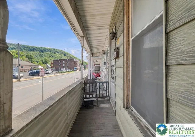 Photo 4 of Townhouse for sale at 200 Center St, Schuylkill, PA 18252 | MLS# 784534 | Listing updated on 2026-09-16