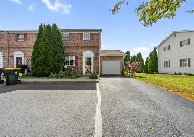 Photo 2 of Sale Pending at 4930 Shawnee Ct, Schnecksville, PA 18078 | MLS# 784555 | Listing updated on 2026-10-05