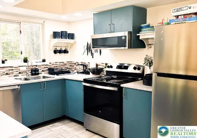 Photo 4 of Single family home for sale at 1358 Winding Way, Tobyhanna, PA 18466 | MLS# 784447 | Listing updated on 2026-09-17