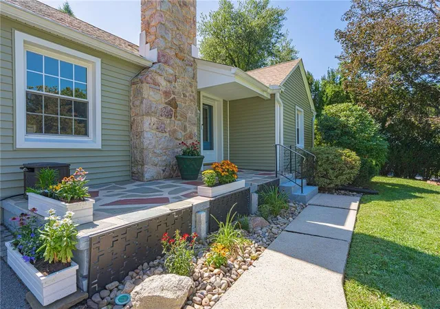 Photo 2 of Sale Pending at 3224 Chestnut Dr, Allentown, PA 18104 | MLS# 784374 | Listing updated on 2026-09-25
