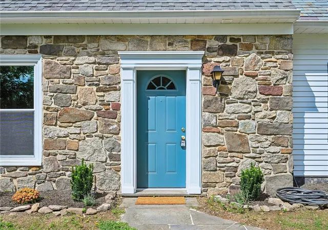 Photo 3 of Single family home for sale at 2672 Banko Ln, Hellertown, PA 18055 | MLS# 784570 | Listing updated on 2026-10-06
