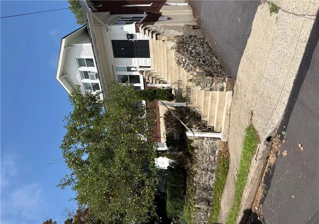 Photo 2 of Single family home for sale at 7 E Plainfield, Pen Argyl, PA 18072 | MLS# 784580 | Listing updated on 2026-09-29