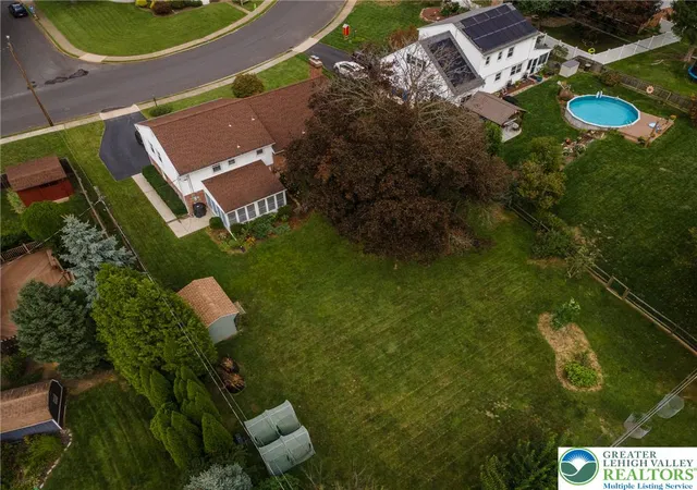 Photo 2 of Sale Pending at 924 Liberty St, Emmaus, PA 18049 | MLS# 784596 | Listing updated on 2026-09-24