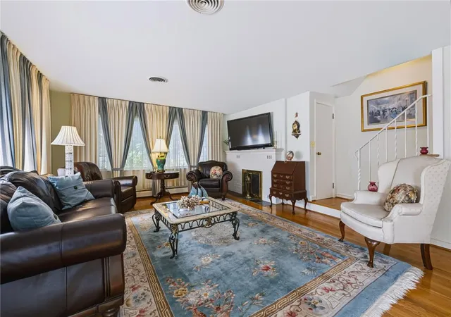 Photo 3 of Single family home for sale at 203 Vine St, Pen Argyl, PA 18072 | MLS# 784470 | Listing updated on 2026-09-20