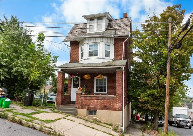Photo 1 of Sale Pending at 427 Selfridge St, Bethlehem, PA 18015 | MLS# 784553 | Listing updated on 2026-10-21