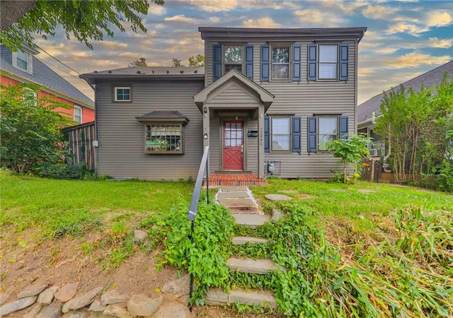 Photo 3 of Single family home for sale at 2046 Freemansburg Ave, Easton, PA 18042 | MLS# 784550 | Listing updated on 2026-09-19