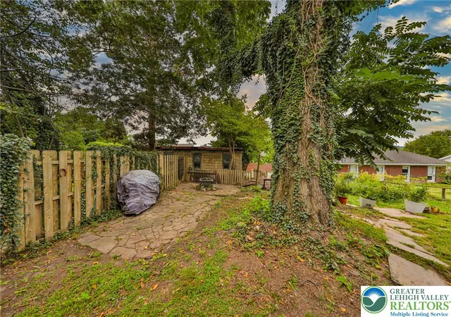 Photo 48 of Single family home for sale at 2046 Freemansburg Ave, Easton, PA 18042 | MLS# 784550 | Listing updated on 2026-09-19
