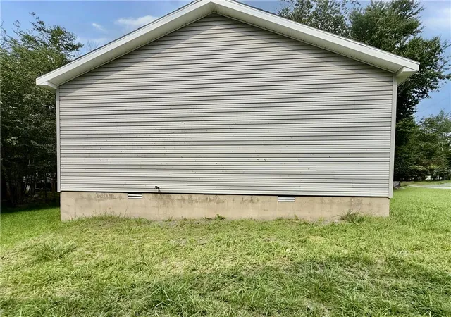 Photo 3 of Single family home for sale at 6372 Baltic Ave, Tobyhanna, PA 18466 | MLS# 784625 | Listing updated on 2026-09-17