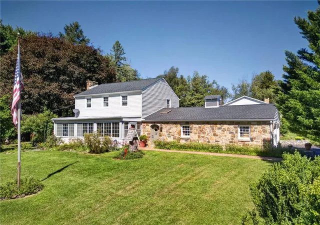 Photo 2 of Single family home for sale at 745 Gottwald Dr, Bethlehem, PA 18015 | MLS# 784567 | Listing updated on 2026-10-06