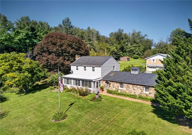 Photo 3 of Single family home for sale at 745 Gottwald Dr, Bethlehem, PA 18015 | MLS# 784567 | Listing updated on 2026-10-06