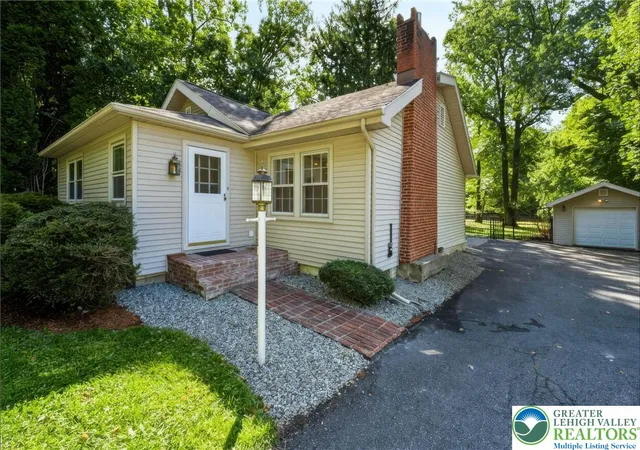 Photo 1 of Sale Pending at 559 W Center St, Wind Gap, PA 18091 | MLS# 784416 | Listing updated on 2026-09-27