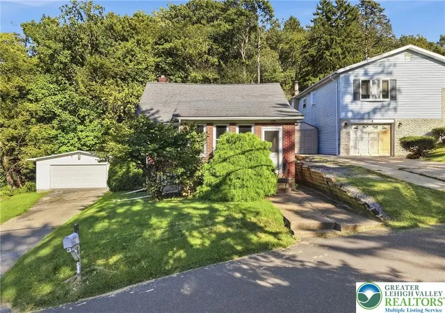 Photo 3 of Sale Pending at 626 Scholl Ave, Bethlehem, PA 18015 | MLS# 784497 | Listing updated on 2026-10-02
