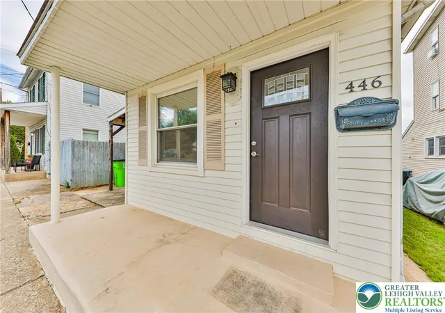 Photo 2 of Sale Pending at 446 Maple St, Bethlehem, PA 18018 | MLS# 784594 | Listing updated on 2026-09-20