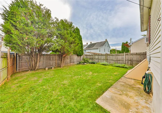 Photo 4 of Sale Pending at 446 Maple St, Bethlehem, PA 18018 | MLS# 784594 | Listing updated on 2026-09-20