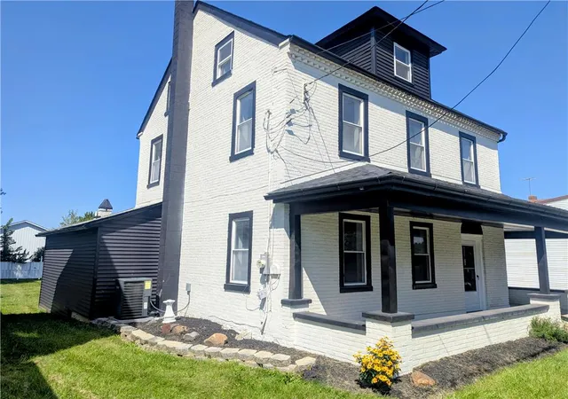 Photo 4 of Single family home for sale at 2815 Willow St, Coplay, PA 18037 | MLS# 783245 | Listing updated on 2026-10-03
