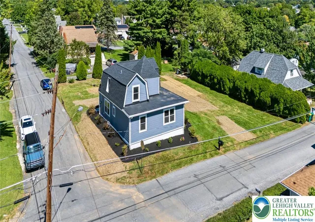 Photo 2 of Single family home for sale at 3105 Washington St, Bethlehem, PA 18020 | MLS# 784597 | Listing updated on 2026-09-21