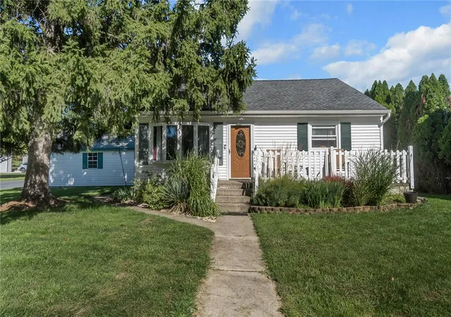 Photo 1 of Sale Pending at 927 Summit St, Bethlehem, PA 18015 | MLS# 784622 | Listing updated on 2026-10-02