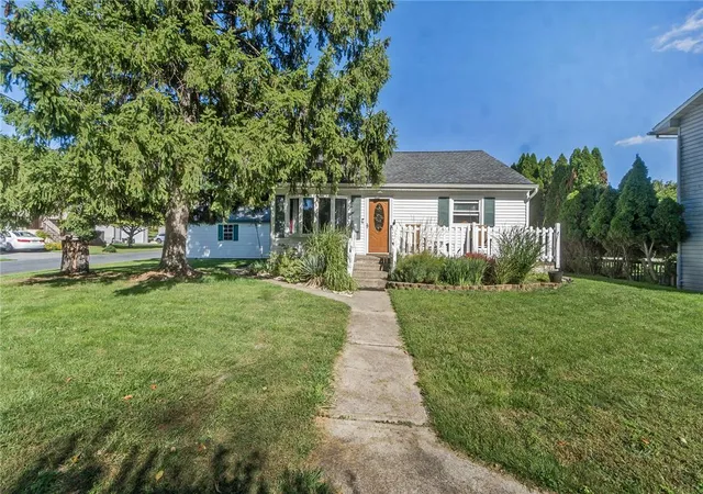 Photo 2 of Sale Pending at 927 Summit St, Bethlehem, PA 18015 | MLS# 784622 | Listing updated on 2026-10-02
