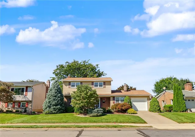 Photo 1 of Sale Pending at 1304 Dalehurst Dr, Bethlehem, PA 18018 | MLS# 784629 | Listing updated on 2026-10-07