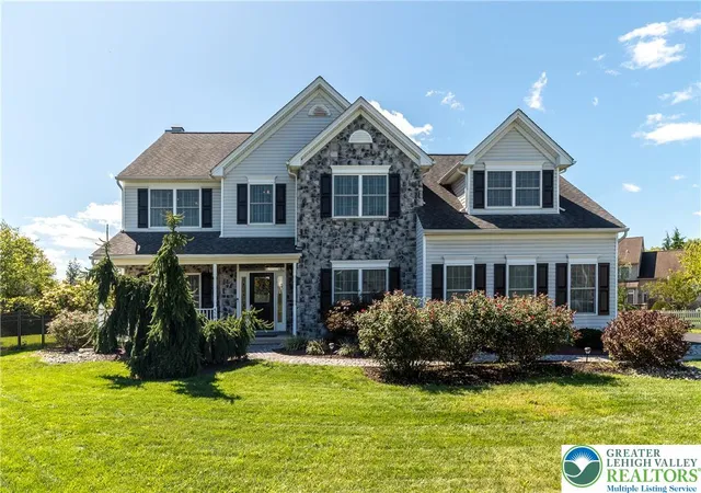 Photo 3 of Sale Pending at 4584 Shadowstone Dr, Easton, PA 18040 | MLS# 784581 | Listing updated on 2026-09-24