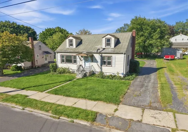 Photo 2 of Sale Pending at 170 S New St, Nazareth, PA 18064 | MLS# 784630 | Listing updated on 2026-09-23