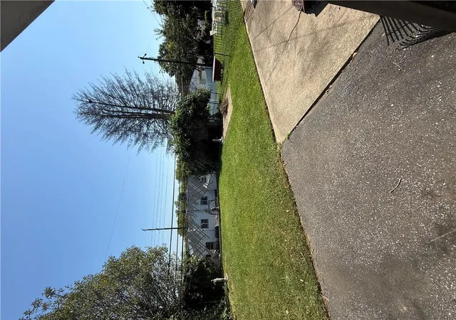 Photo 2 of Sale Pending at 1512 Siegfried St, Bethlehem, PA 18017 | MLS# 784692 | Listing updated on 2026-09-29