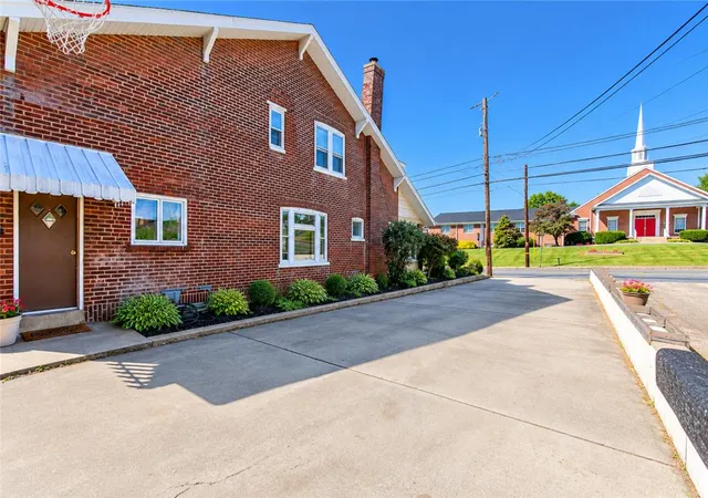 Photo 3 of Single family home for sale at 4330 Main St, Whitehall, PA 18052 | MLS# 784649 | Listing updated on 2026-09-21