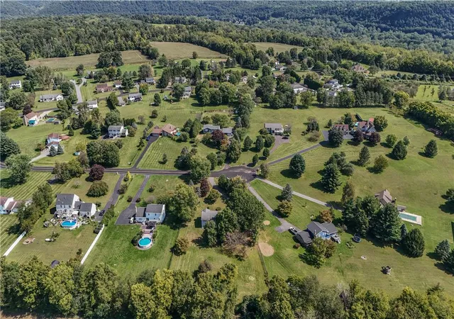 Photo 46 of Single family home for sale at 121 Scenic Ct, Mount Bethel, PA 18343 | MLS# 784738 | Listing updated on 2026-09-27