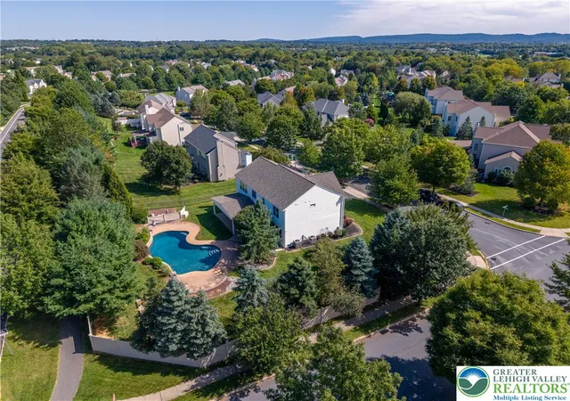 Photo 3 of Sale Pending at 2224 Pembrooke Dr, Macungie, PA 18062 | MLS# 784588 | Listing updated on 2026-09-28