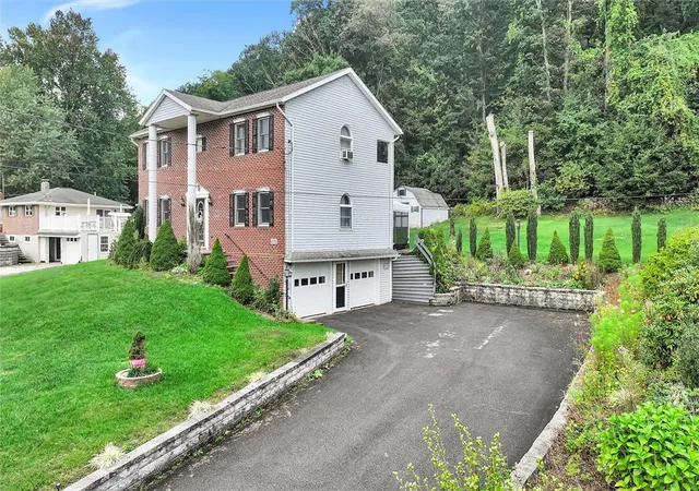 Photo 2 of Single family home for sale at 170 White Bear Dr, Summit Hill, PA 18250 | MLS# 784790 | Listing updated on 2026-10-02