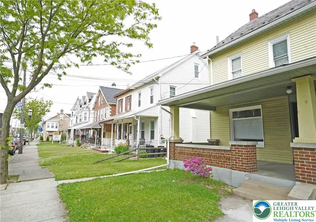 Photo 3 of Sale Pending at 543 Chestnut St, Emmaus, PA 18049 | MLS# 783969 | Listing updated on 2026-10-03
