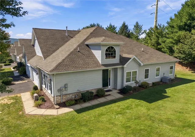 Photo 2 of Single family home for sale at 2673 Terrwood Dr W, Macungie, PA 18062 | MLS# 784739 | Listing updated on 2026-10-04